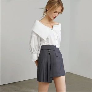 J.ing off shoulder asymmetric blouse